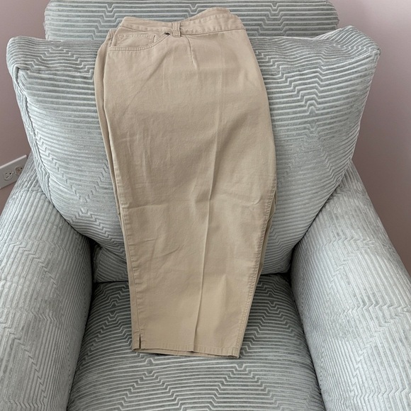 Talbots Stretch Khaki Capris. Decorative Back Pockets. Petite Size 18W - Picture 1 of 10